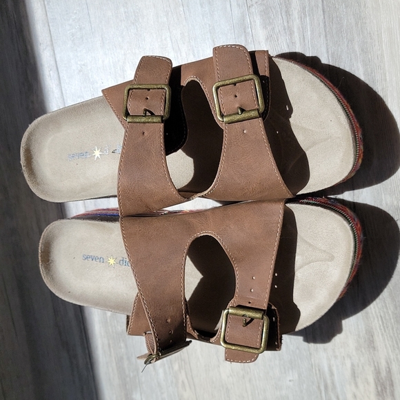 Sandals - Picture 4 of 5